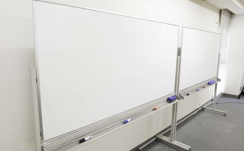 ホワイトボード2枚。