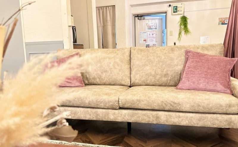 大人数で座れるソファーご用意