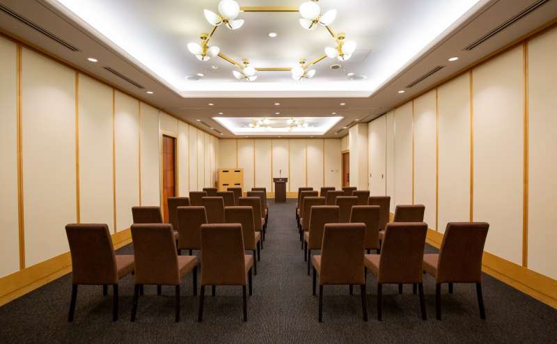 説明会やセミナーなどシアター形式でもゆったり