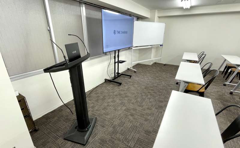 【マイク付き司会台、モニターなど無料備品が充実】 - TIME SHARING 茅場町 岡本ビルの写真