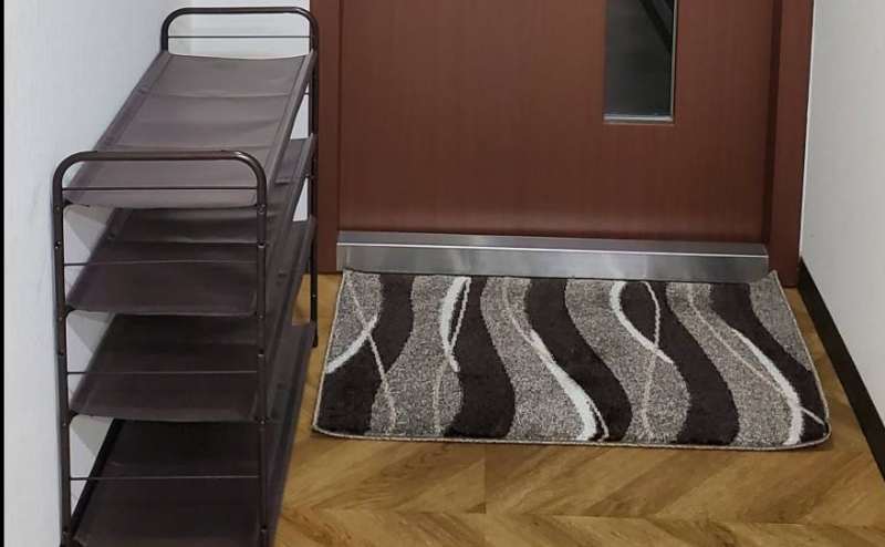 【靴の収納は入り口前のシューズラックをお使いください】 - TIME SHARING 四谷 ダンスルーム7Dの写真