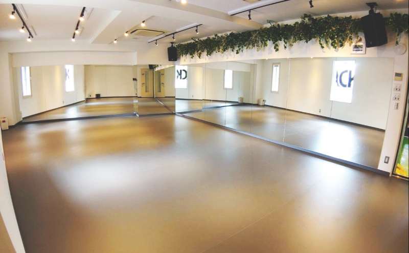 新松戸駅2分【K6ﾀﾞﾝｽｽﾀｼﾞｵ】45分ｽﾀｰﾄ/1時間単位