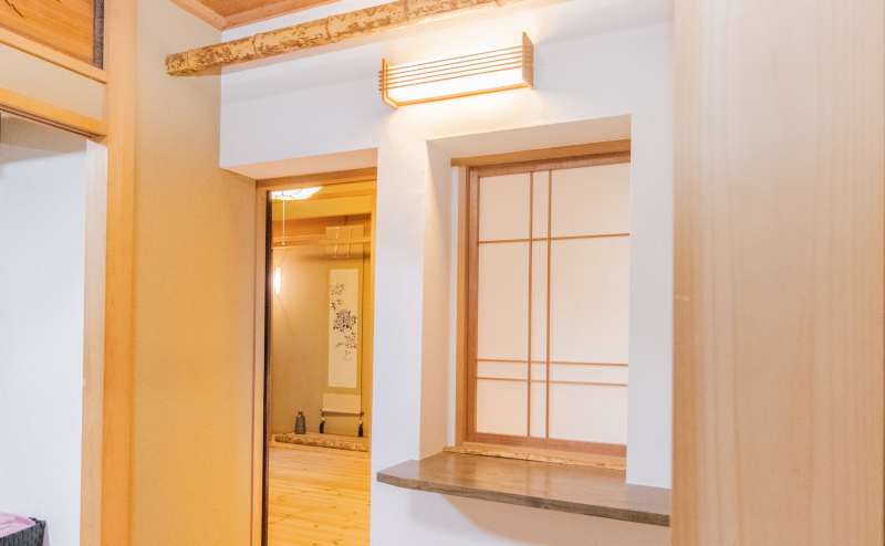 二つの和室は隣接しており、貸し切りでご利用いただけます。少人数でのご利用は可能です。