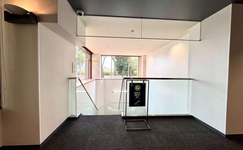 【共用部２（階段で地下へ降りてください。）】