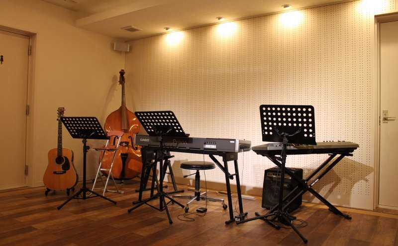 楽器も揃ってます。