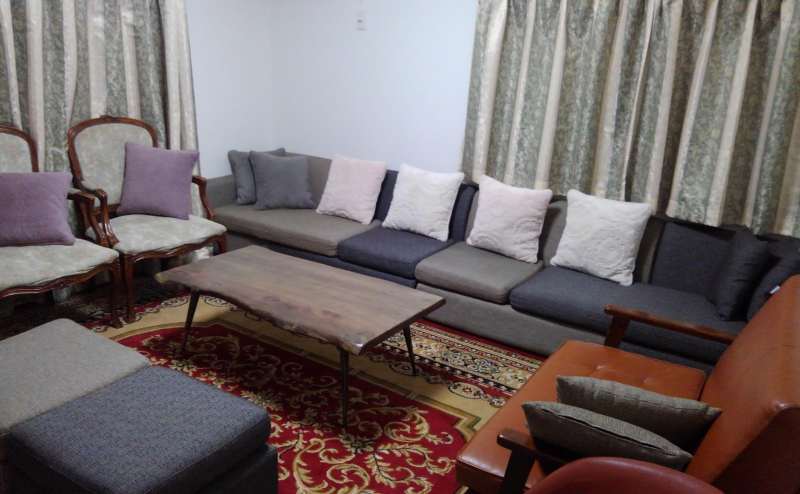 「よろずや下北沢」リビングスペース