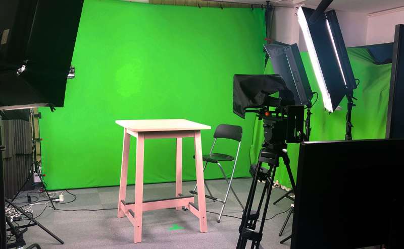 埼玉　浦和　V2Bスタジオ、グリーンバック収録スタジオ　