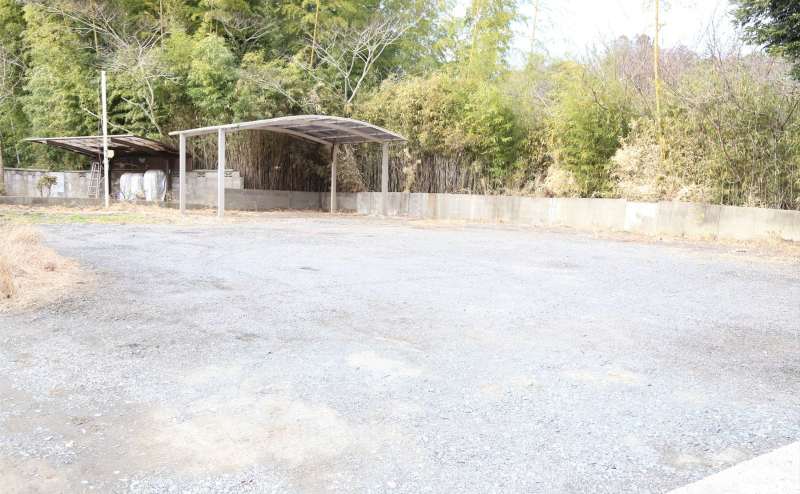 10台以上駐車可能な広々駐車場