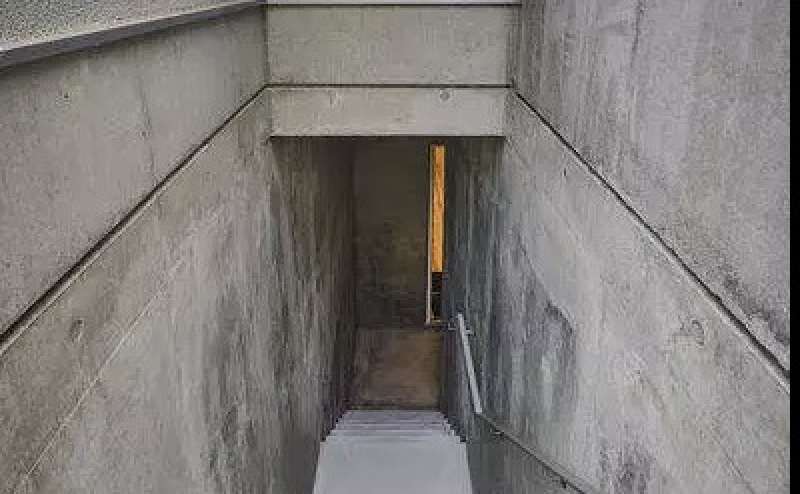 こちらが入り口となっております。楽器演奏やダンスの練習はもちろん、ヨガやピラティスなどにもご利用いただけます