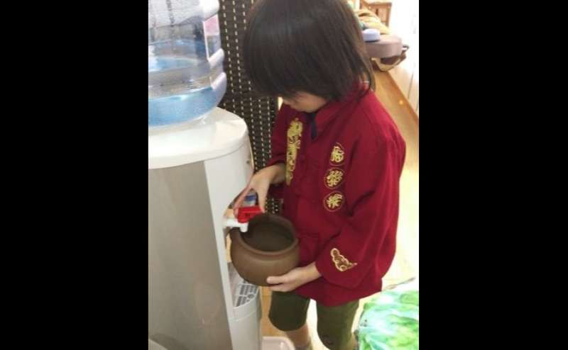 ウォーターサーバーはご利用無料です。よもぎ蒸し用のお湯もこちらから