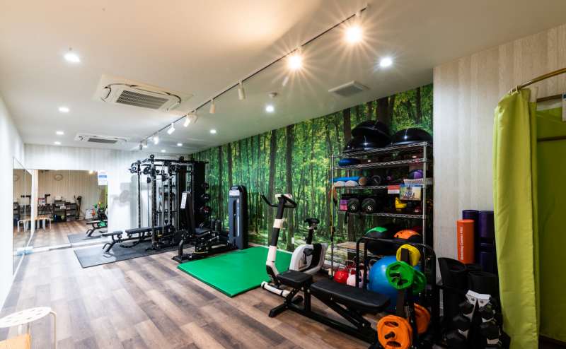 人気大型マシンを設置しています。スミス＆ケーブル一体型