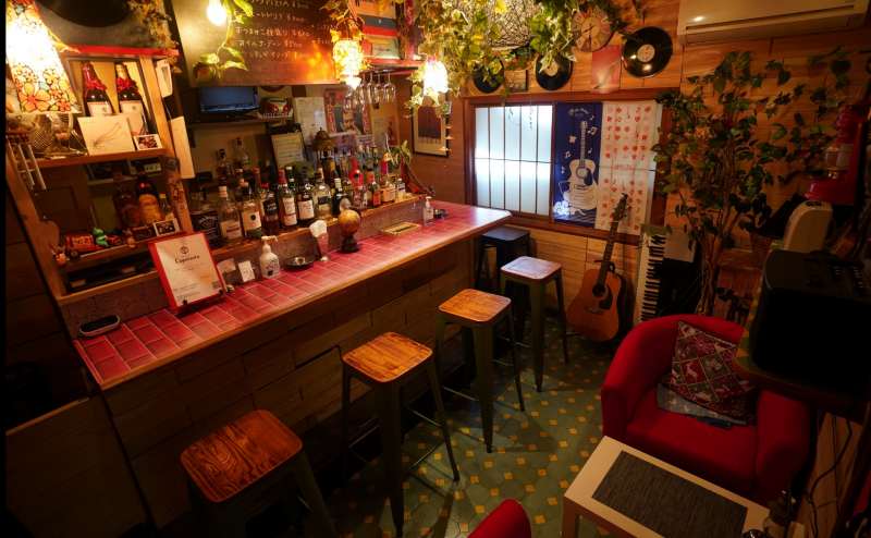 お酒と音楽のお店 Capotasto(カポタスト)