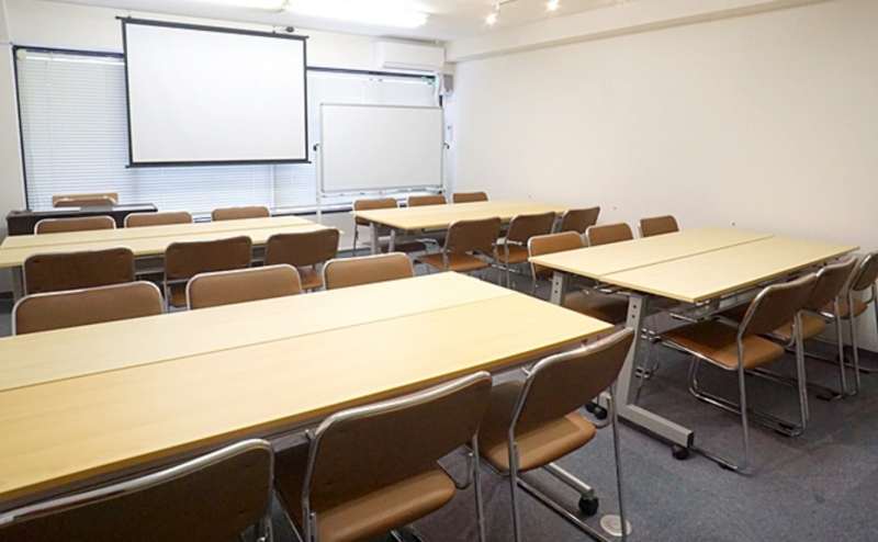 勉強会やグループワークにもご利用いただけます。格安なので時間を気にせず集中できます