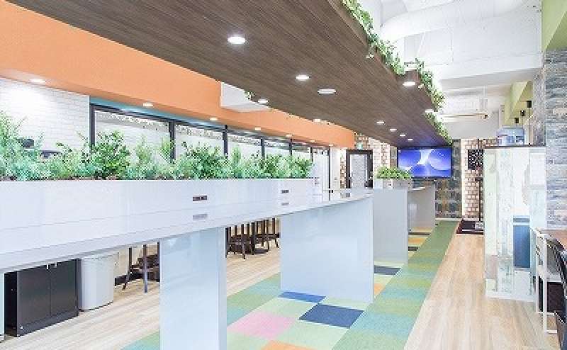 7Fカフェブース（ご利用の際は300円/h～ご利用頂けます）