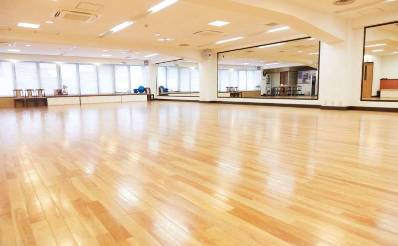 横浜駅徒歩5分 広々75坪スタジオ