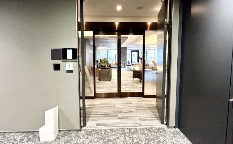 【こちらの入り口までお進みください】 - エキスパートオフィス大宮 の写真