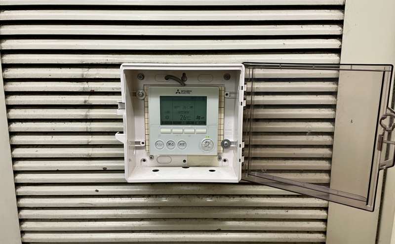 【エアコンスイッチは８階共用部の廊下にございます。温度調整は可能ですが、他のお部屋と共用のため周りへのご配慮をお願いします】 - TIME SHARING 新宿8Aの写真