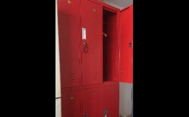 鍵付きロッカー