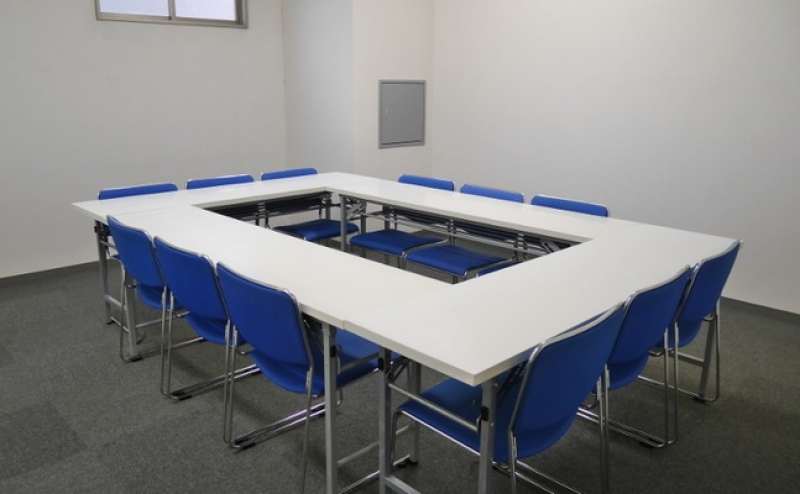 口の字にもレイアウト可能です。お顔合わせにピッタリ