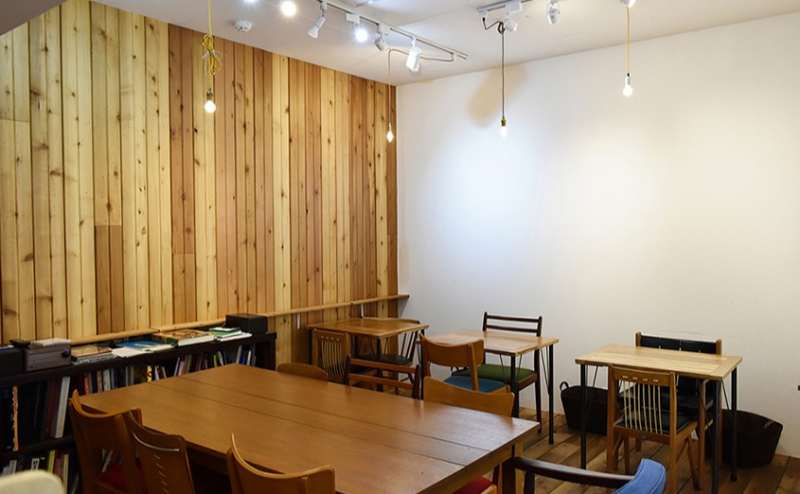 壁面は全て釘打ちが可能です。