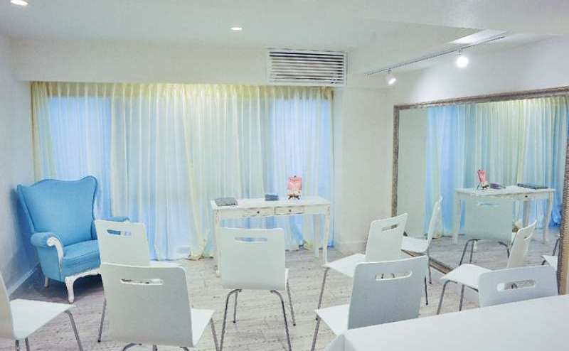 グループワークやスクール、カルチャースクールにもご利用ください。12席まで対応可能です