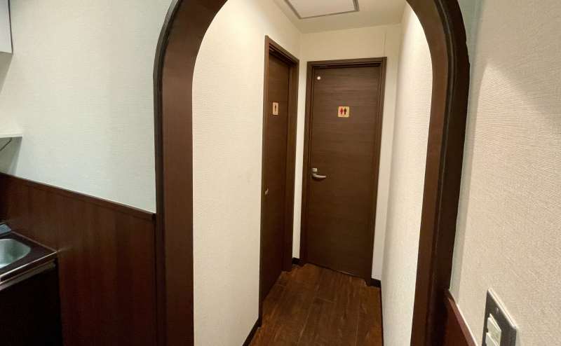 【※8階には男女共用トイレと男性用トイレのみなので、女性トイレをご希望の方は7階のお手洗いをご利用ください】 - TIME SHARING 四谷8Bの写真