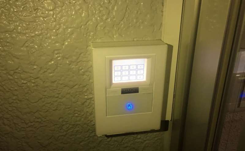 セコム管理で安心です。スペース内の着替えエリア以外に防犯カメラを設置。安心安全にご利用いただけます