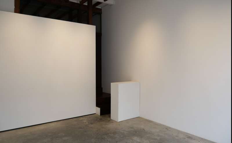 内側の様子です（壁面が広いので展示には最適です）