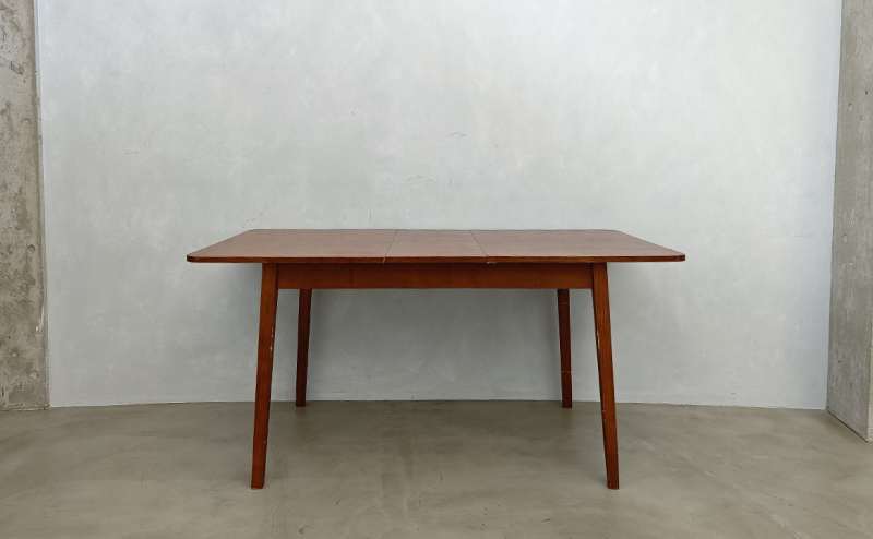 木製伸縮テーブル(展開時)｜幅：150cm / 奥行：80cm / 高さ：72cm ×1