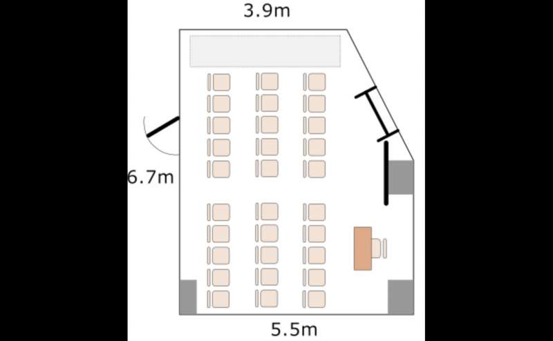 シアター形式のレイアウト例です。スクリーンは壁に固定されています