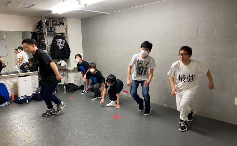 ブレイククラス　火曜に19時から3クラス