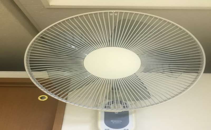 扇風機5機(各所で空気を回してます。)