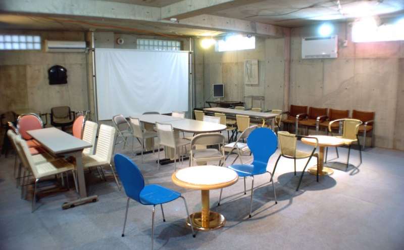 椅子は７０脚ほど御座います