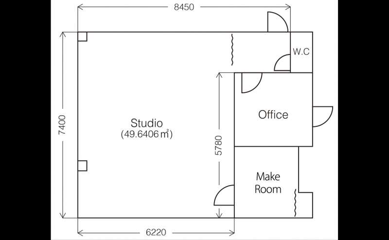 1部屋の中に色々なシチュエーションがあります。メイクルームは別室です。