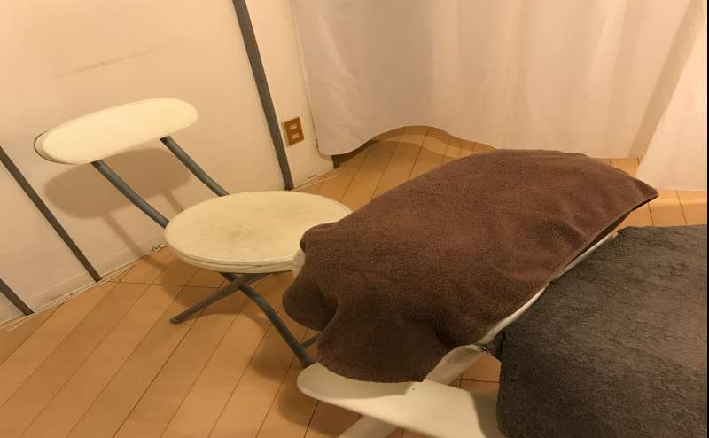 フェイス部分には必ずタオルかペーパーをひいてご利用下さい