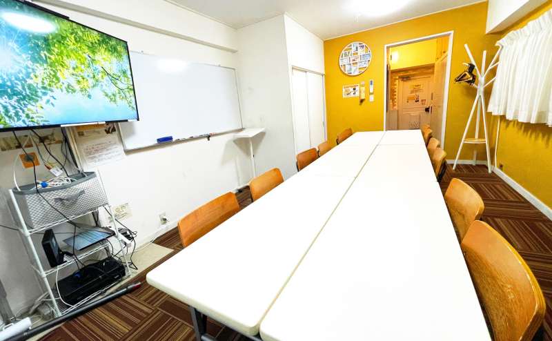 東京 渋谷にあるレンタルスペース【HIDAMARI】定員12～16名 インターネット 電源無料の貸会議室