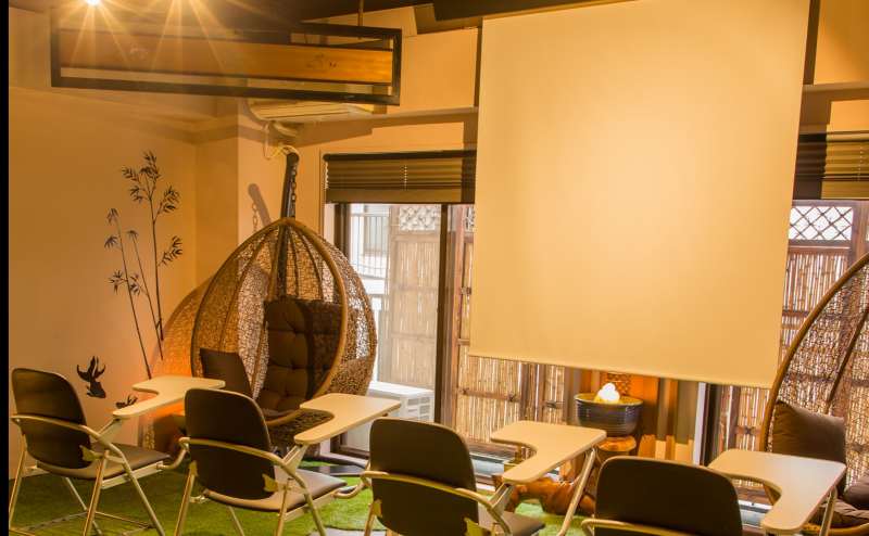 プロジェクター、スクリーン完備・セミナーにも