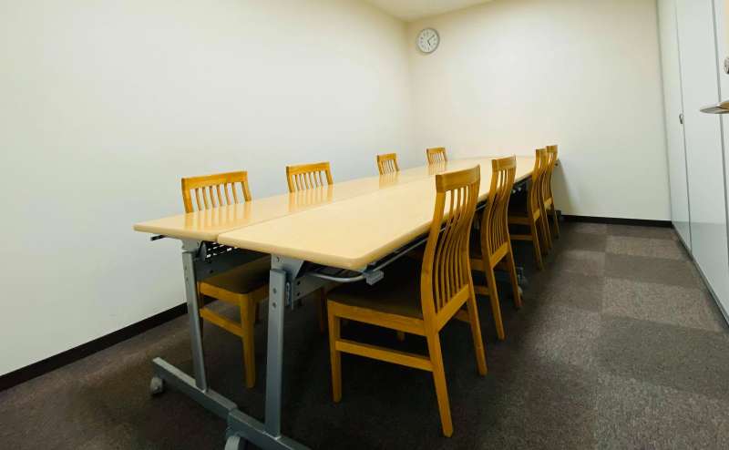 明るいスペースで会議もスムーズに進みます。