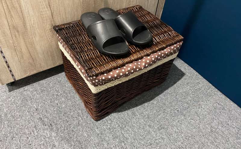 お着替えやお荷物を入れるカゴは御自由に御利用下さい。※ロッカーも御利用いただけます。