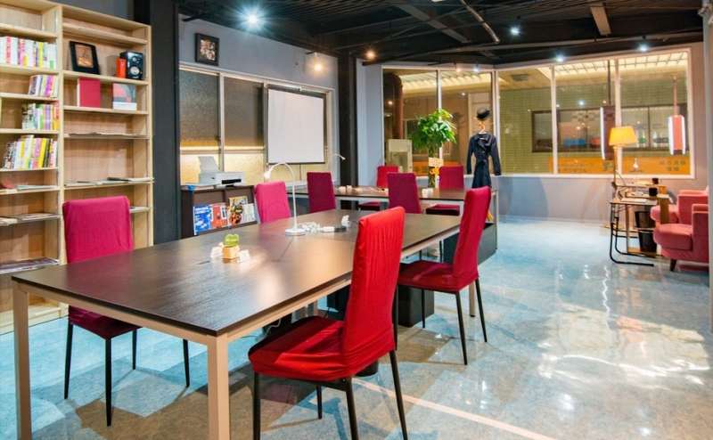 コワーキングスペースYOUBA