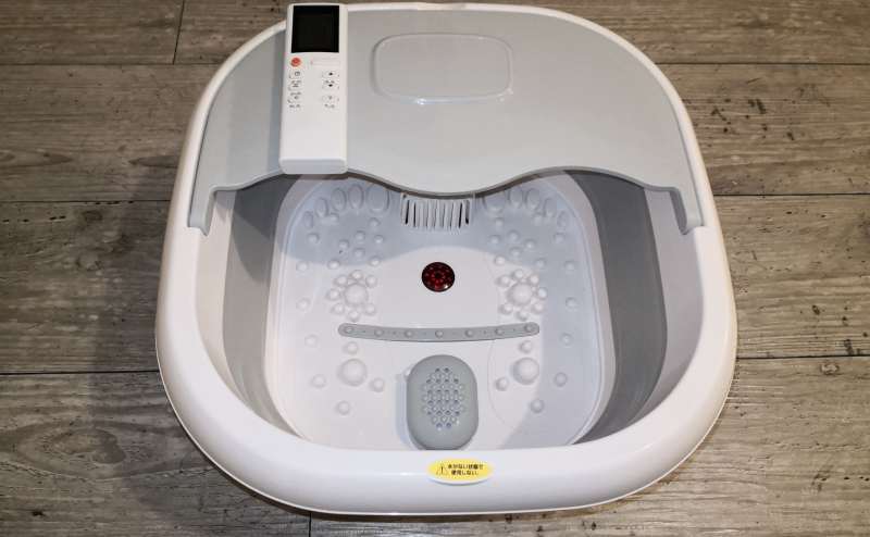 フットバス（温度調節機能付き）です。