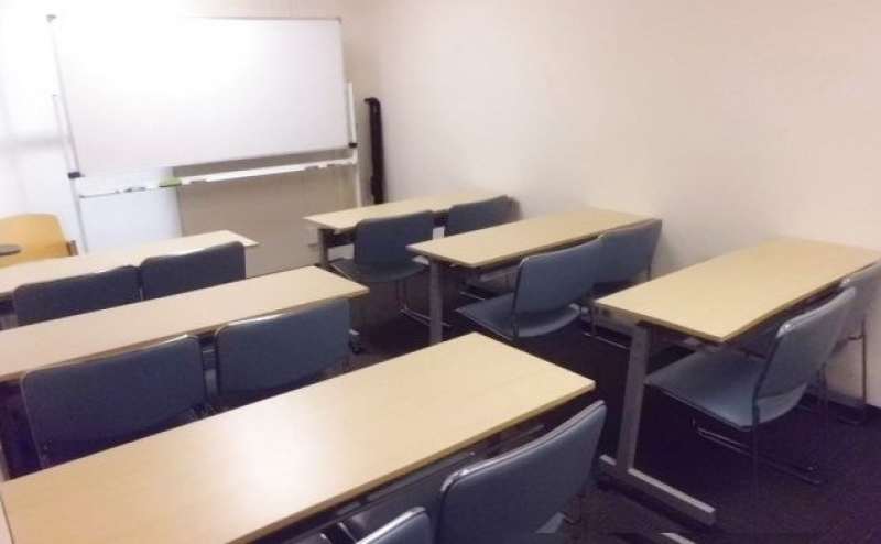 レンタルスペース 福岡　博多駅　自習室　勉強カフェ博多プレースのセミナールーム(平日)