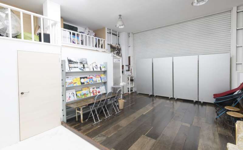 ミーティングルームや待合い、憩いの空間としてご利用ください