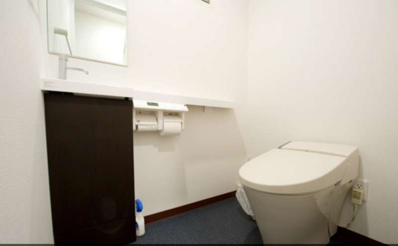 広く清潔なトイレ。清掃には特に気を配っておりますので安心してご利用ください