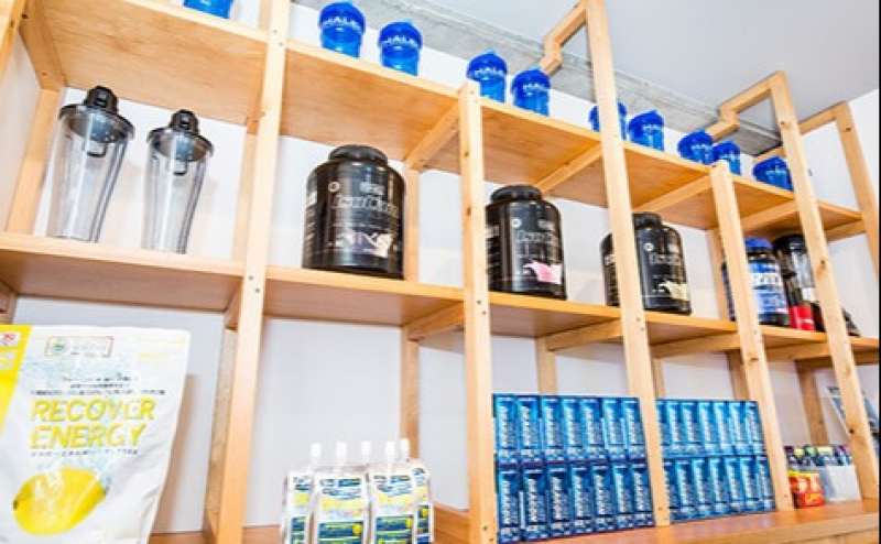 プロテインとサプリメントも各種ご用意しています。お気軽にお問い合わせください