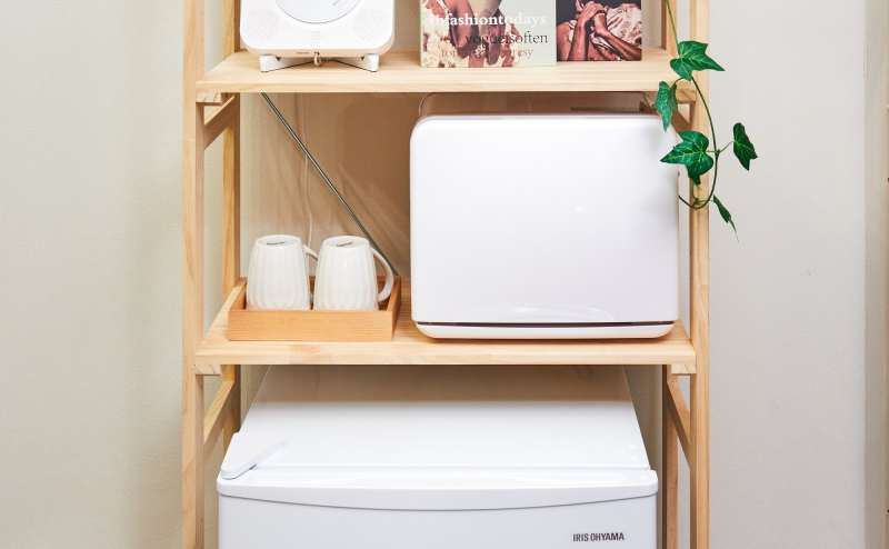 冷蔵庫、タオルウォーマー、CDプレーヤー（Bluetooth）、3連ワゴンを完備。