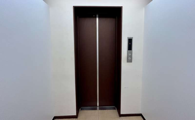 【5階エレベーターホール】 - TIME SHARING 銀座 旗ビル roomKの写真