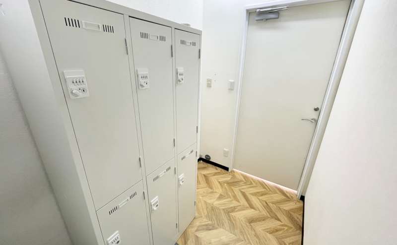 【ダンスルームご利用の方は無料でお使いいただけます。ロッカーは鍵をかけていただけます。※ご予約時間中のみ利用可能】 - TIME SHARING 四谷 ダンスルーム7Dの写真