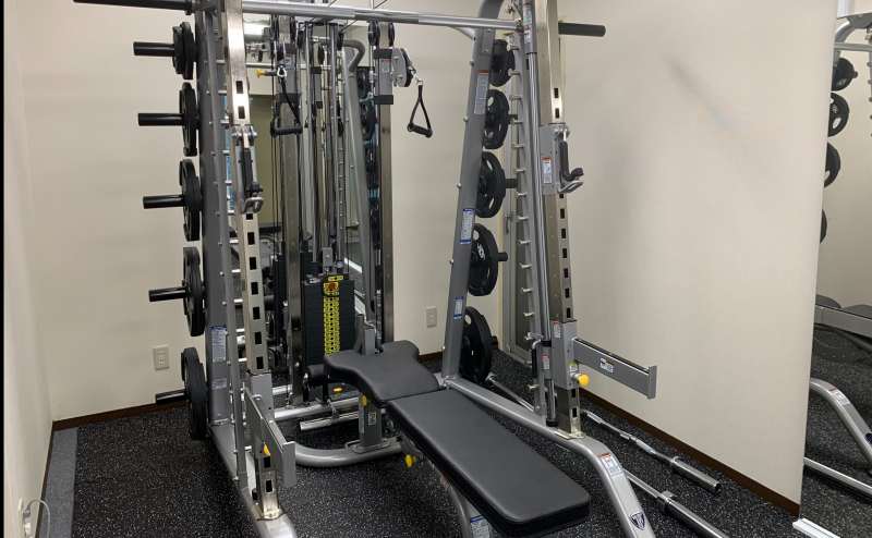 本格的なトレーニングが可能なスミスラックです