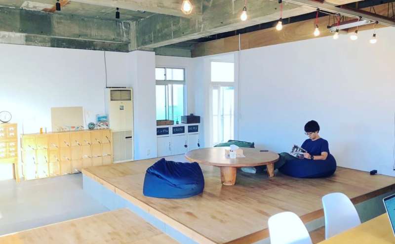 海を一望できる港のシェアスペース！企業合宿、リモートワーク、会議室利用からイベント、ママ会利用などに！